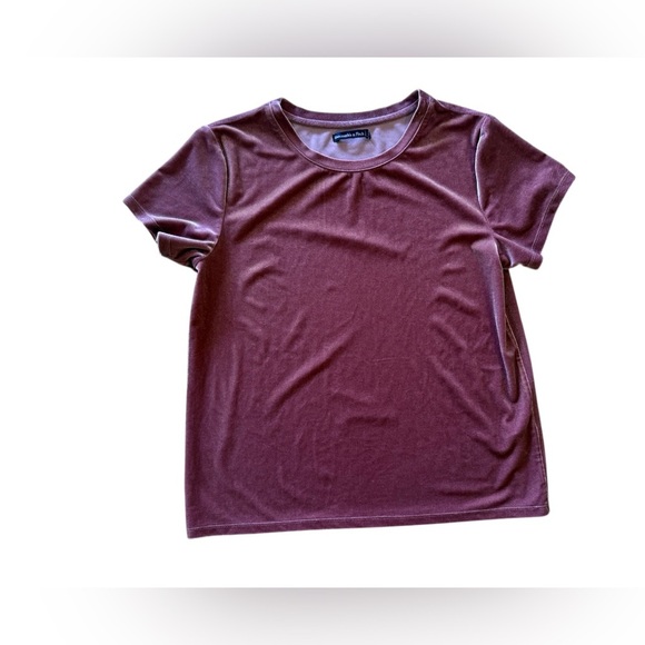 Abercrombie and Fitch Velvet short sleeve top wine color size M comfy top - Picture 2 of 16